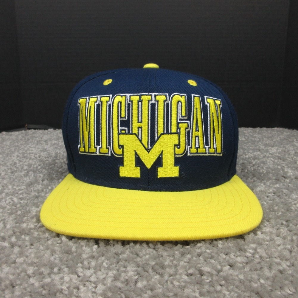 Michigan Wolverines Hat Cap Mens Snap Back Adidas Navy Yellow Spell Out Flat EUC